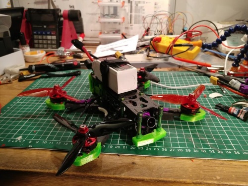 Ajout d'une alimentation externe à un hub USB non-alimenté – Le Labo :  drones FPV, impression 3D, robotique et autres projets DIY (Arduino…)